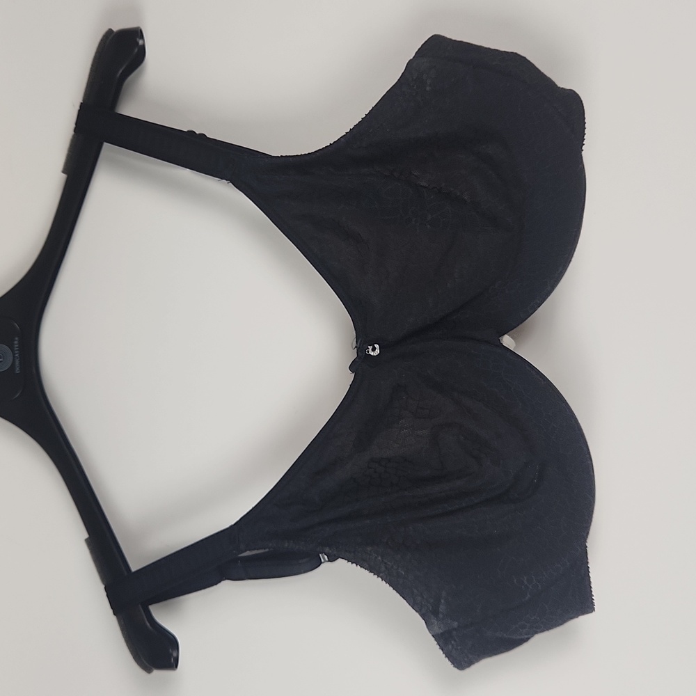 Chantelle Black lace lined bra 40 DD